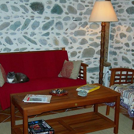 Maison D'Hotes Les 3 Baudets Issor Bagian luar foto
