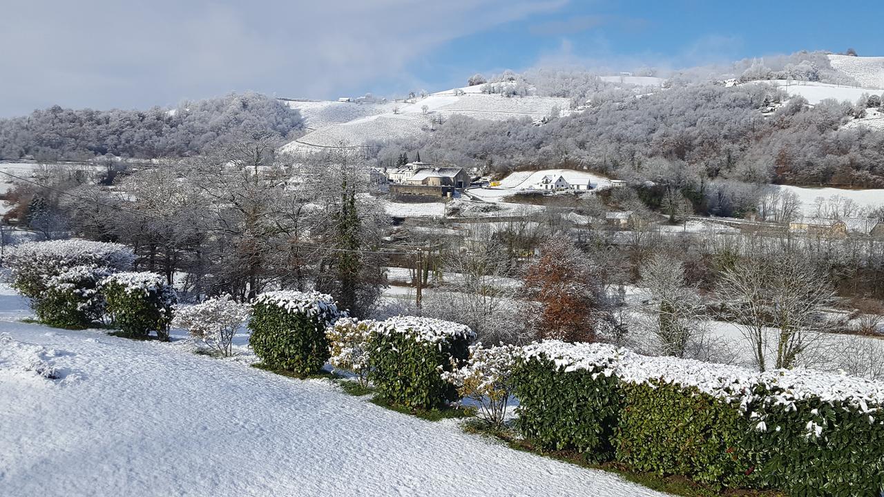 Maison D'Hotes Les 3 Baudets Issor Bagian luar foto