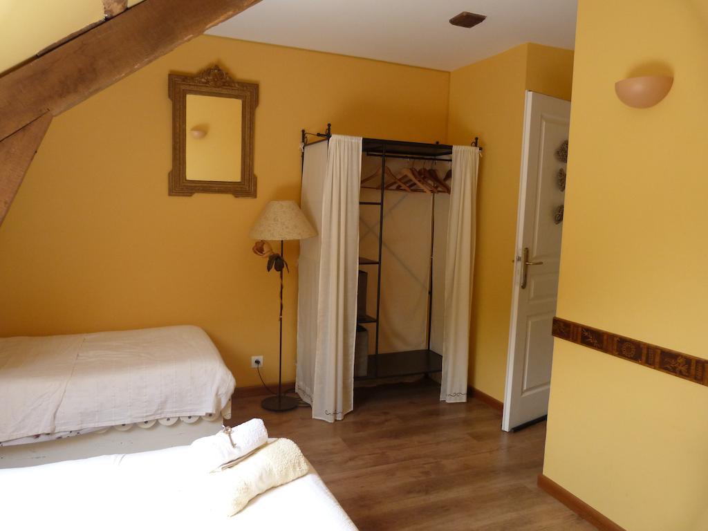 Maison D'Hotes Les 3 Baudets Issor Ruang foto