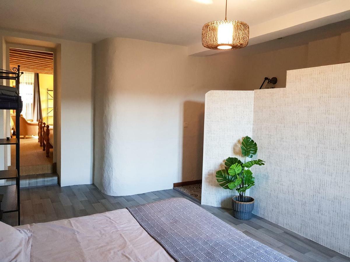 Maison D'Hotes Les 3 Baudets Issor Bagian luar foto